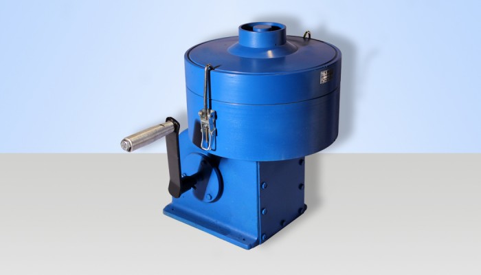 Centrifuge_Extractor_hand_11